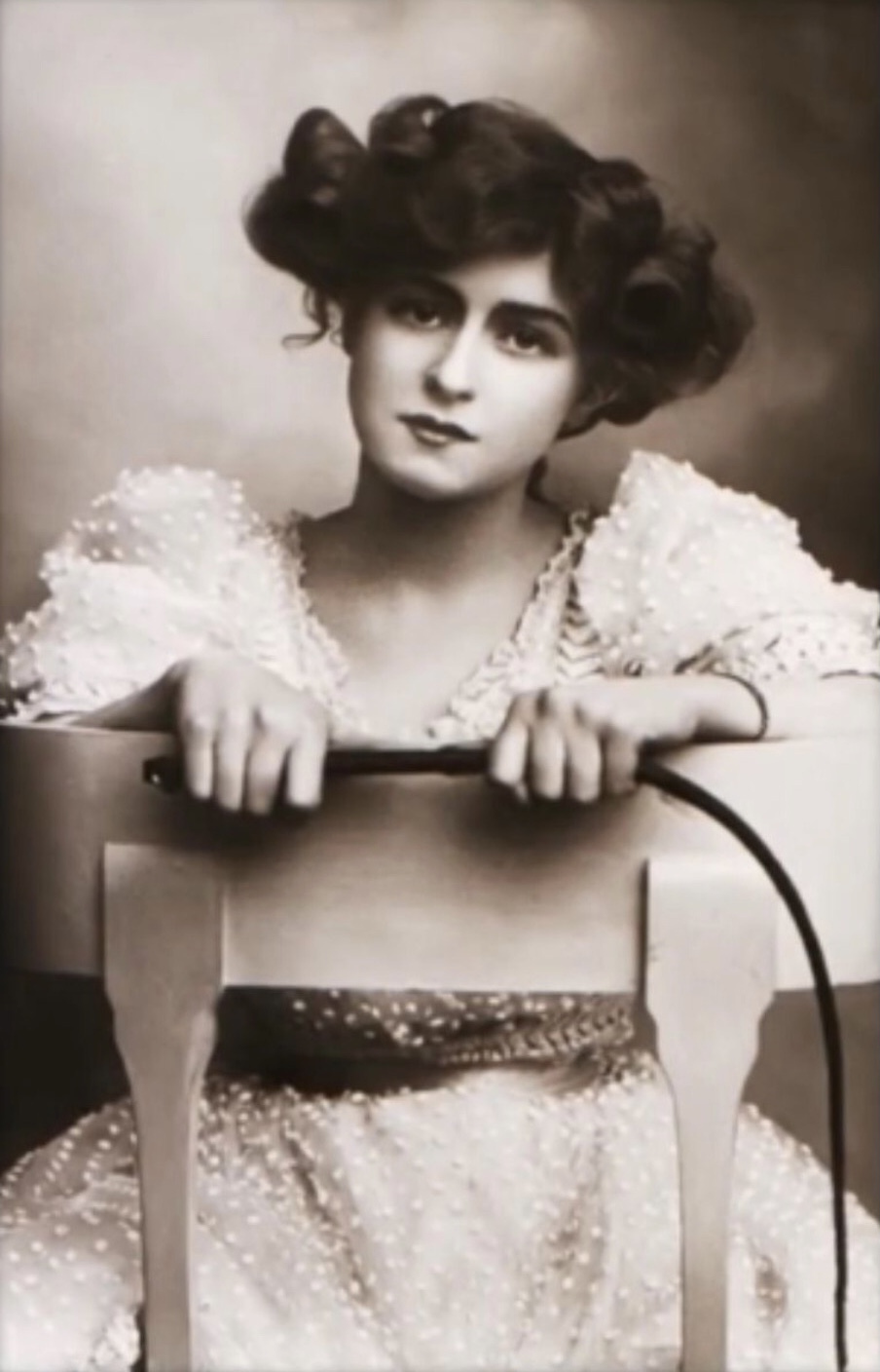 Vintage Femdom Art (1890–1960)